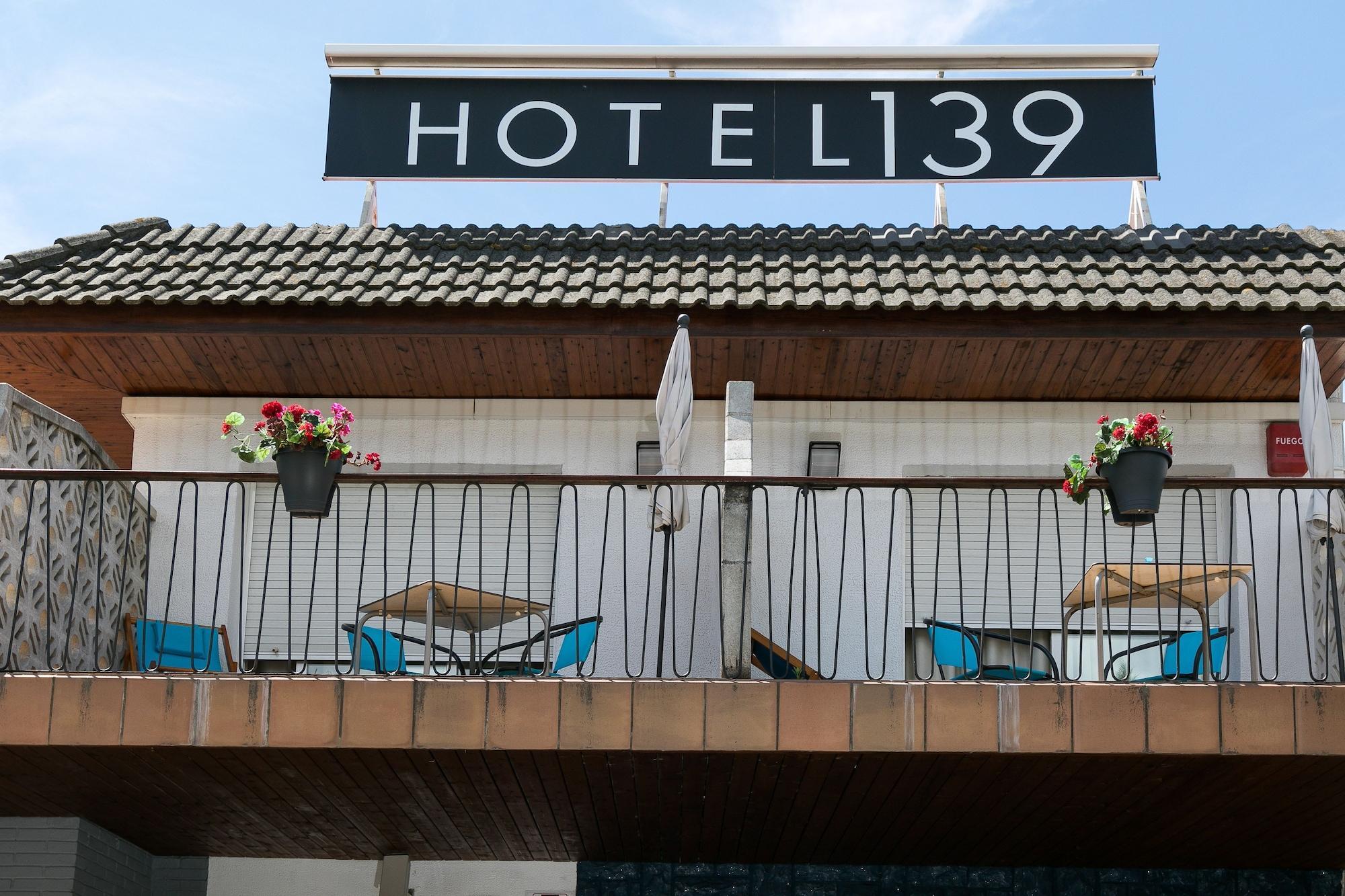 Hotel 139 Castelldefels Exterior photo